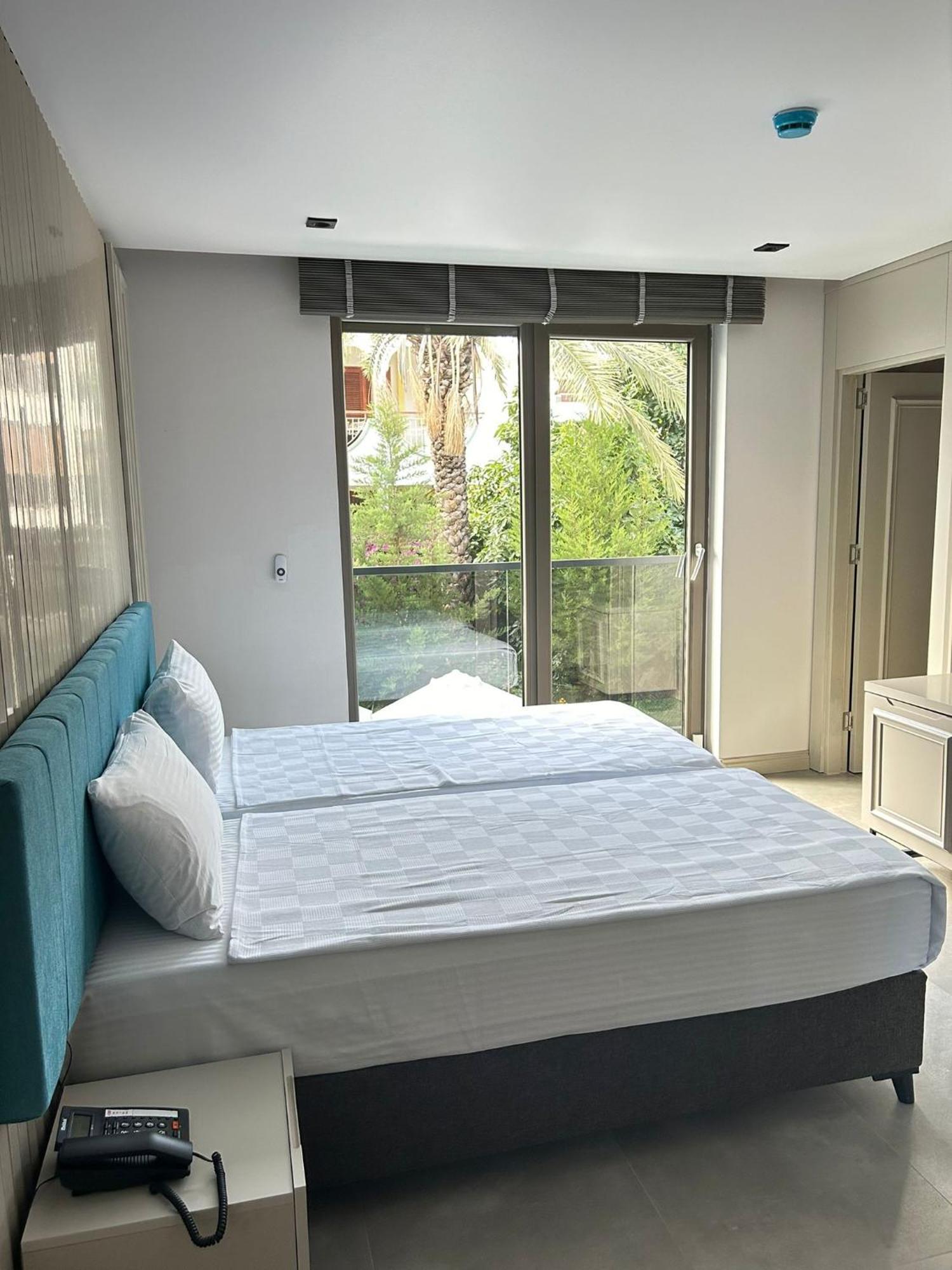 Sam Hotel Antalya Bagian luar foto